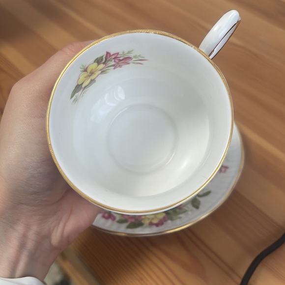 Vintage Queen's Tea and Saucer Set - Picture 6 of 8